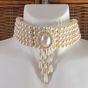 Faux pearl choker necklace